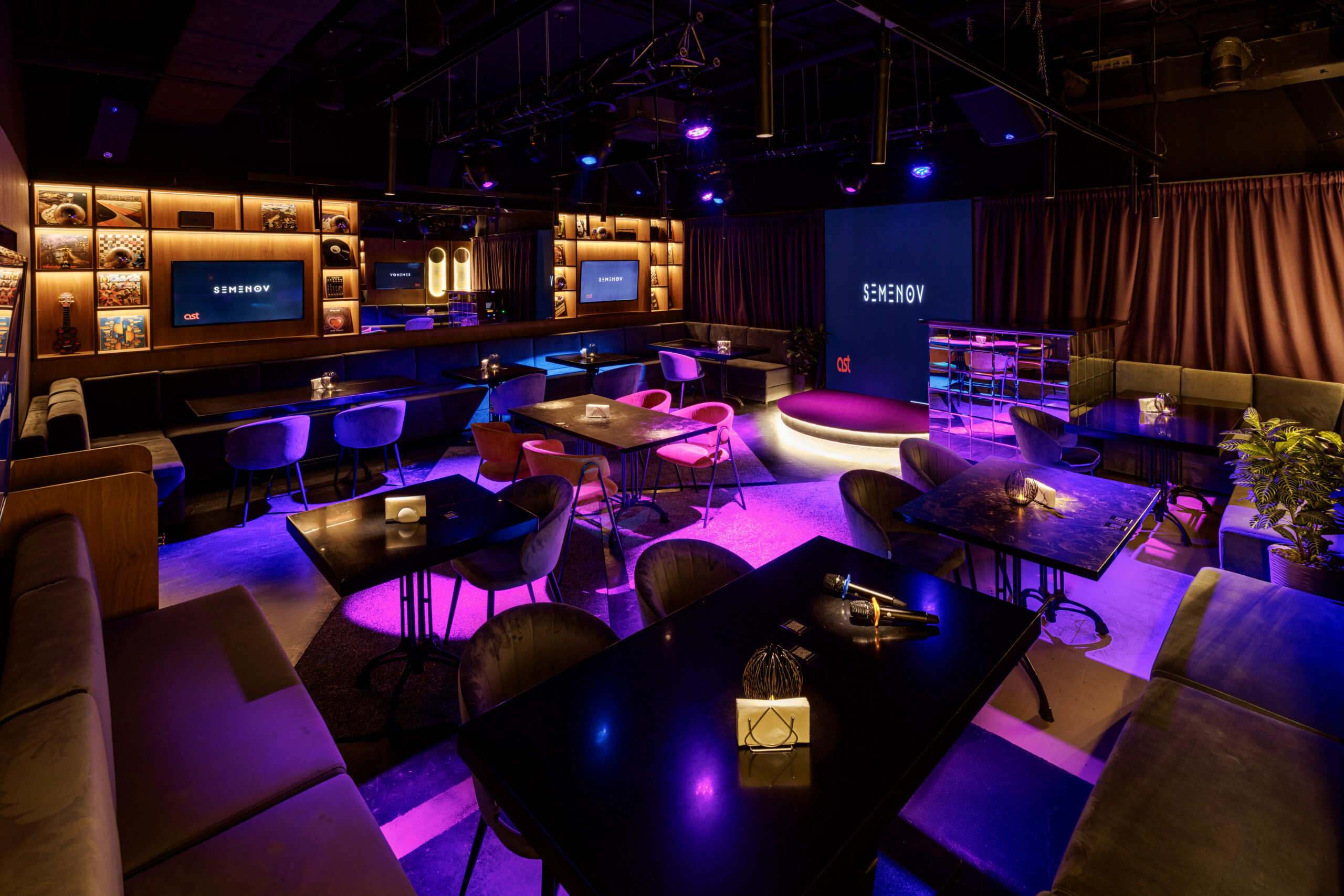 Караоке-бар SEMENOVв Столешниковом
