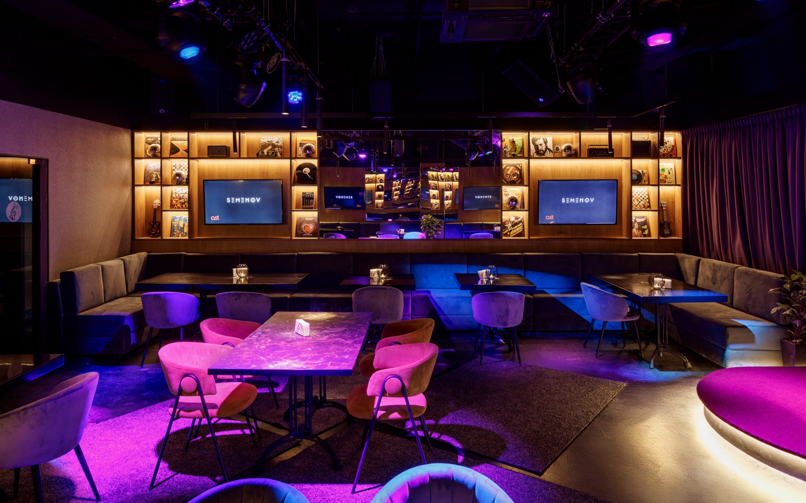 Основной зал